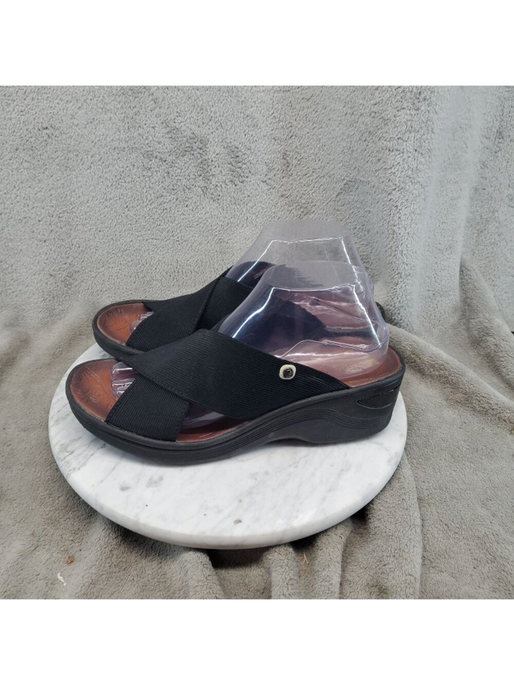 Bzees Shoes Womens 9.5 Black Textile Desire Cross Strap Sandals *Read*